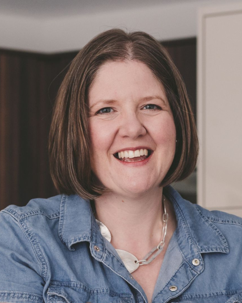 Headshot of Fiona Brannigan smiling at the camera
